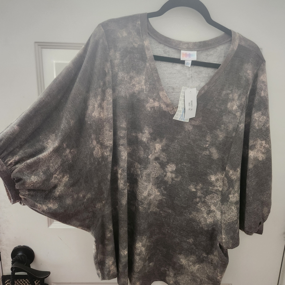 LuLaRoe Women's Blouse in Grey and Cream